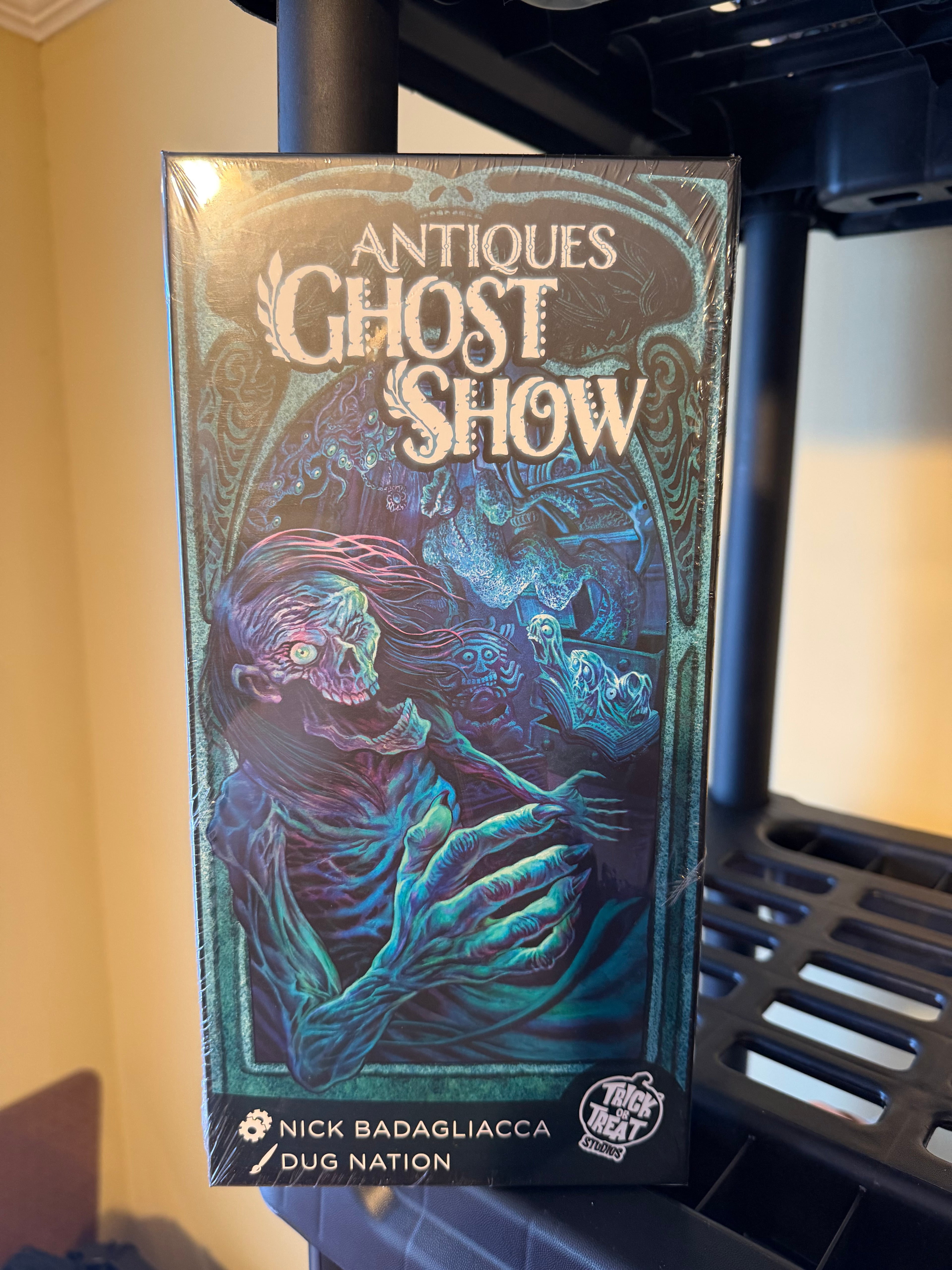 32 - Antiques Ghost Show